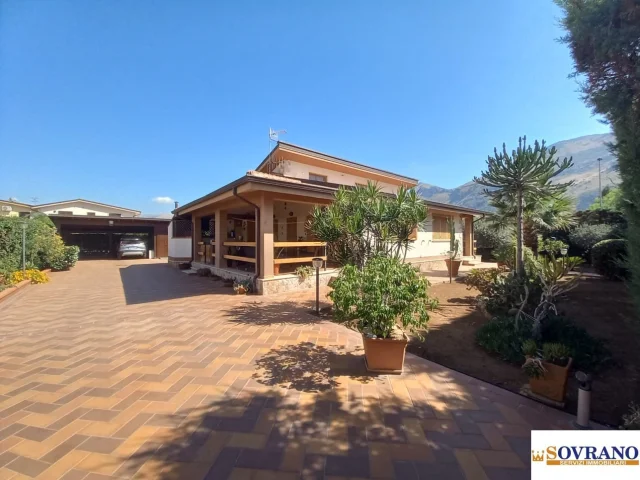 Appartamenti in Vendita - Carini: villa di pregio in residence serracardillo