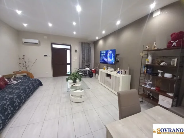 Appartamenti in Vendita - Carini: palazzina indipendente con terrazzo e garage