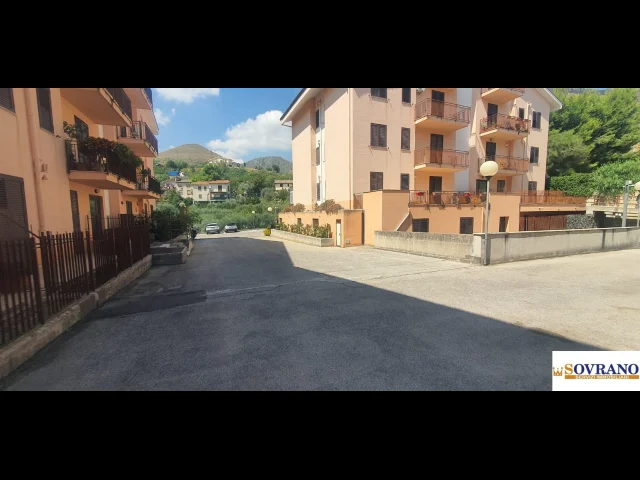 Monreale: appartamento in residence con posto auto/moto