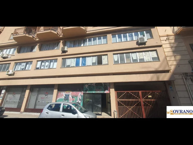 Malaspina: locale commerciale 2 luci mq 125
