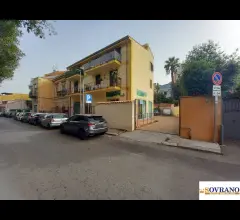 Appartamenti in Vendita - Pallavicino: locale c/1 con ampio parcheggio