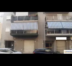 Appartamenti in Vendita - Cantieri/montepellegrino: n° 2 magazzini