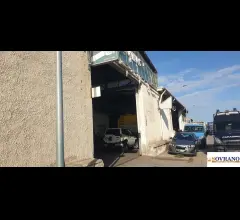 Appartamenti in Vendita - V.le regione siciliana: locale adibito a capannone cat. c/3
