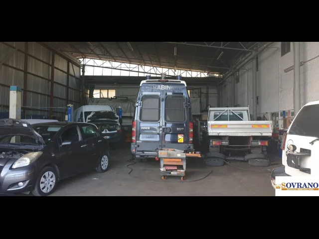 Appartamenti in Vendita - V.le regione siciliana: locale adibito a capannone cat. c/3