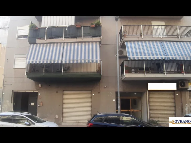 Appartamenti in Vendita - Cantieri/montepellegrino: magazzino mq 150