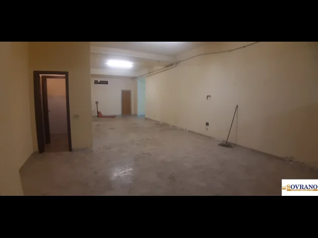 Appartamenti in Vendita - Cantieri/montepellegrino: magazzino mq 150