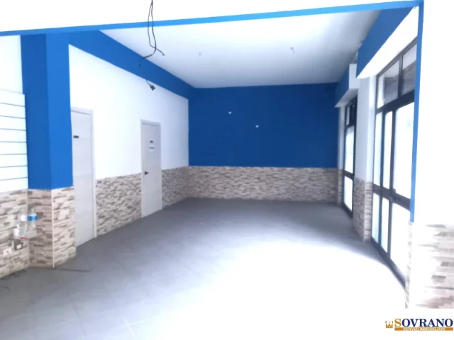 Appartamenti in Vendita - Capaci: locale cat. c/1 con spazio esterno esclusivo