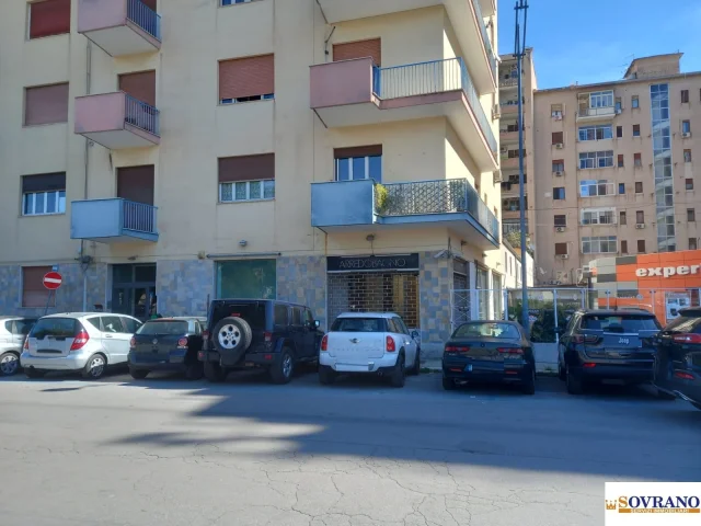 Notarbartolo:locale commerciale 3 livelli