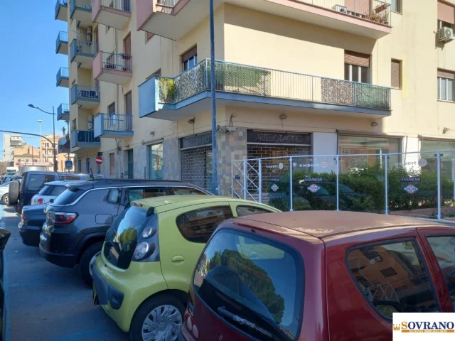 Appartamenti in Vendita - Notarbartolo:locale commerciale 3 livelli