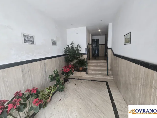 Appartamenti in Vendita - Corso calatafimi: ampio appartamento