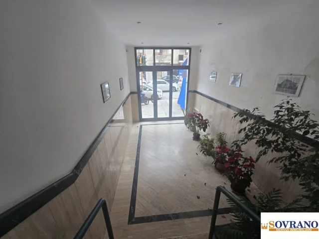 Appartamenti in Vendita - Corso calatafimi: ampio appartamento