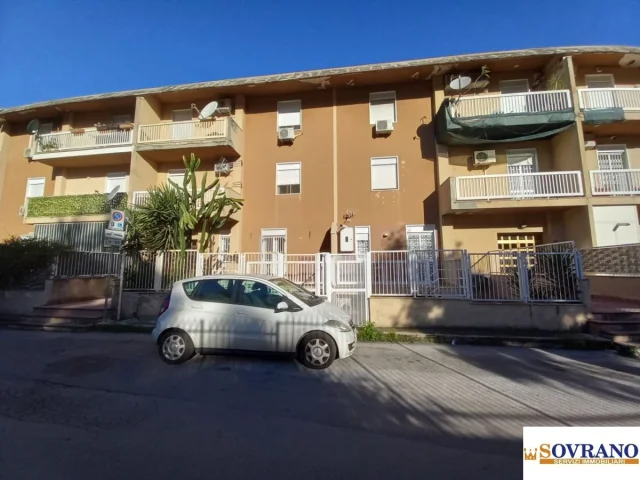 Michelangelo: monovano arredato con posto auto