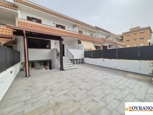 Appartamenti in Vendita - Carini bassa: villa a schiera su 3 livelli