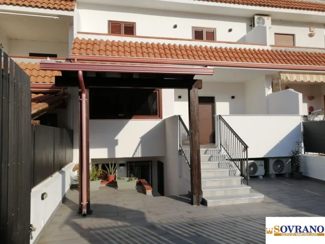 Appartamenti in Vendita - Carini bassa: villa a schiera su 3 livelli
