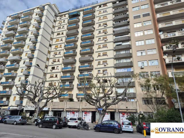 Appartamenti in Vendita - Campolo:  appartamento con doppio ingresso
