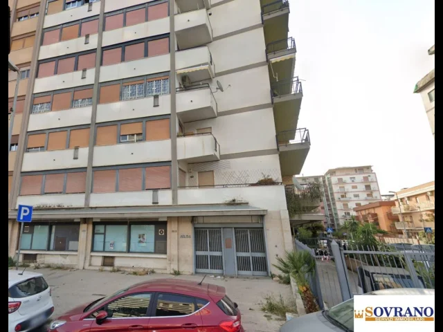 Appartamenti in Vendita - V.le regione siciliana: locale mq 400