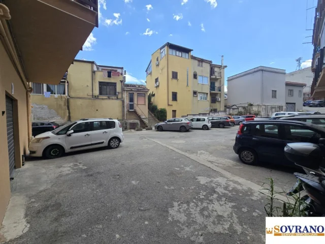 Appartamenti in Vendita - Via altofonte: appartamento con posto auto