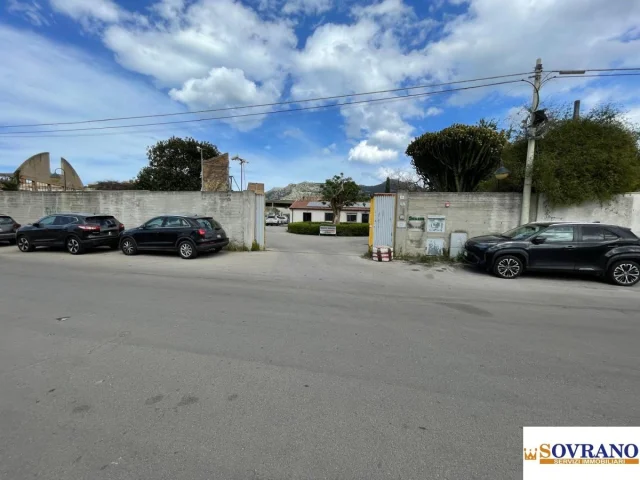 Locale commerciale in p.zza stazione san lorenzo