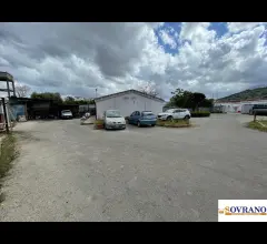 Appartamenti in Vendita - Locale commerciale in p.zza stazione san lorenzo