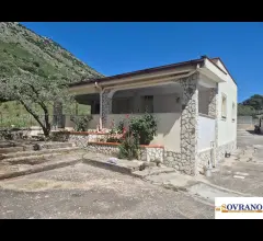 Appartamenti in Vendita - Carini : due villette indipendenti con ampio terreno