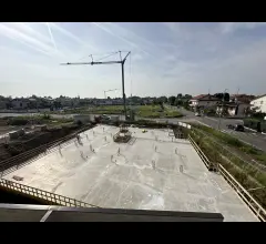Appartamenti in Vendita - Tre locali ultimo piano con terrazze vista parco