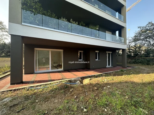 Appartamenti in Vendita - Pronta consegna, nuovo tre locali con giardino