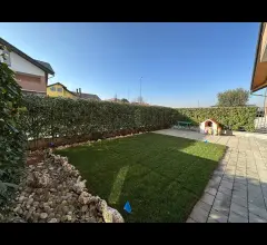 Appartamenti in Vendita - Recente appartamento in classe b con terrazzo e giardino.