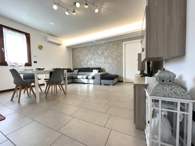 Appartamenti in Vendita - Recente appartamento in classe b con terrazzo e giardino.