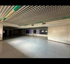 Centralissimo immobile a destinazione commerciale - uffici