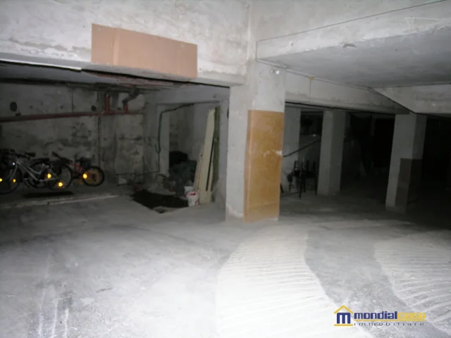 Appartamenti in Vendita - Garage big