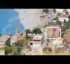 Appartamenti in Vendita - Splendida abitazione d' epoca fronte mare