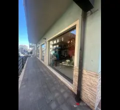 Appartamenti in Vendita - Ampio e luminoso locale commerciale
