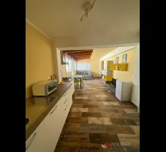 Appartamenti in Vendita - Luminoso bilocale con terrazzo