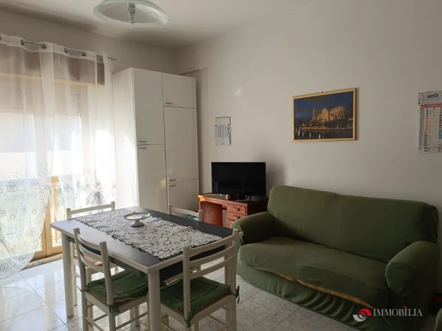 Appartamenti in Vendita - Appartamento al piano secondo ammobiliato