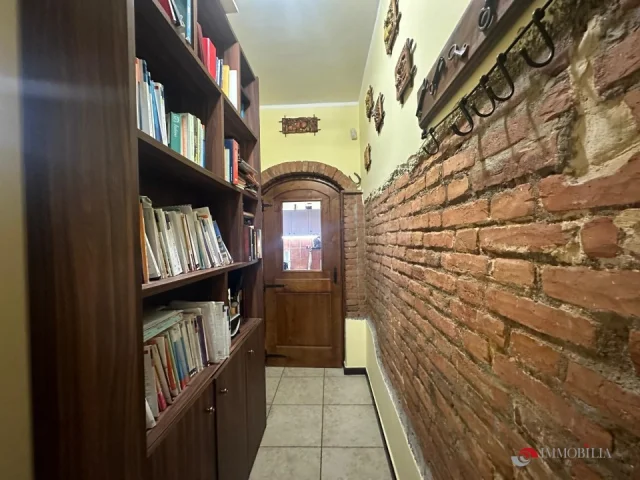 Appartamenti in Vendita - Appartamento indipendente con cortile