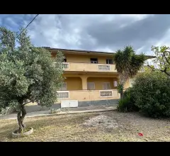 Villa panoramica con grande giardino