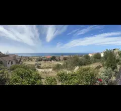 Appartamenti in Vendita - Villa panoramica con grande giardino