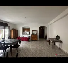 Appartamenti in Vendita - Appartamento al piano secondo