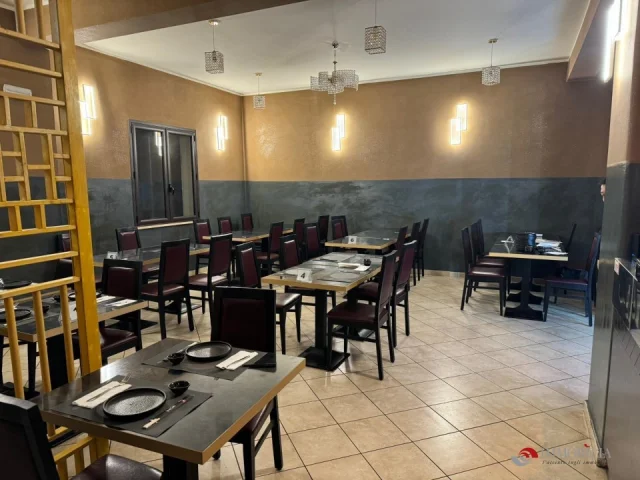 Appartamenti in Vendita - Locale commerciale adibito a ristorante