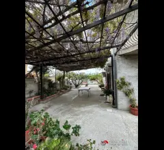 Appartamenti in Vendita - Panoramica ed elegante villa a tegani