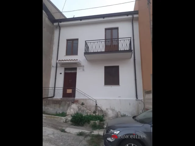 Appartamenti in Vendita - Abitazione indipendente a pentedattilo