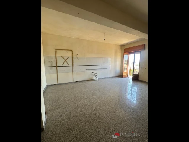 Appartamenti in Vendita - Grande appartamento sulla via peppino surfaro