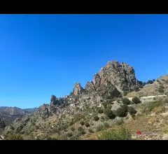 Abitazione con giardino nel borgo vecchio di pentedattilo