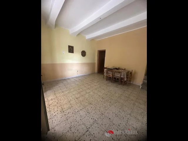 Appartamenti in Vendita - Abitazione indipendente in via marina