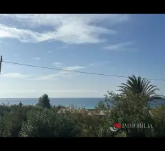 Appartamenti in Vendita - Abitazione indipendente con giardino a spropoli