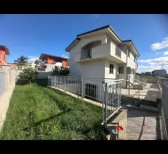 Villa indipendente con giardino