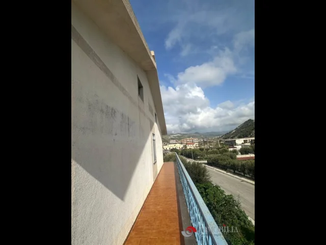Appartamenti in Vendita - Appartamento al piano terzo in via del fortino