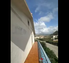 Appartamenti in Vendita - Appartamento al piano terzo in via del fortino