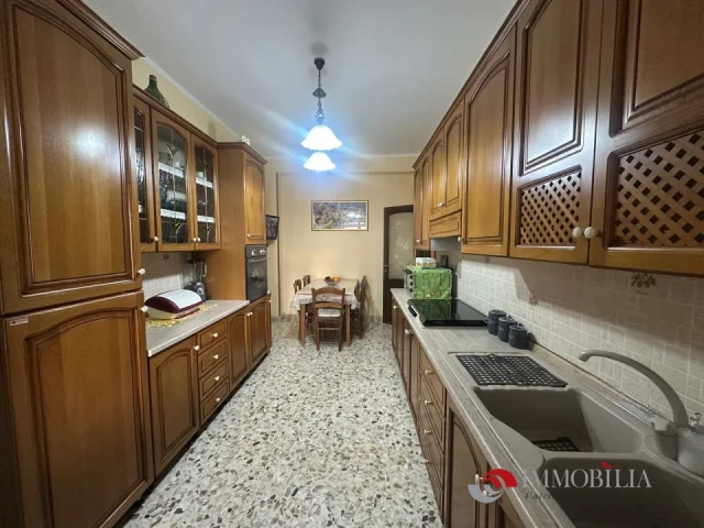 Appartamenti in Vendita - Appartamento con cantina sulla via catanzaro