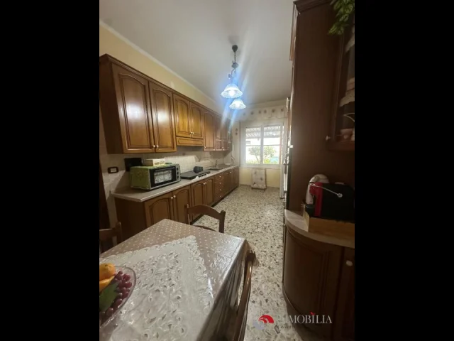 Appartamenti in Vendita - Appartamento con cantina sulla via catanzaro